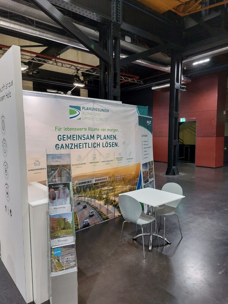 Messestand der Planungsunion Klima- und Umweltschutz auf der SCHULBAU in Köln.
