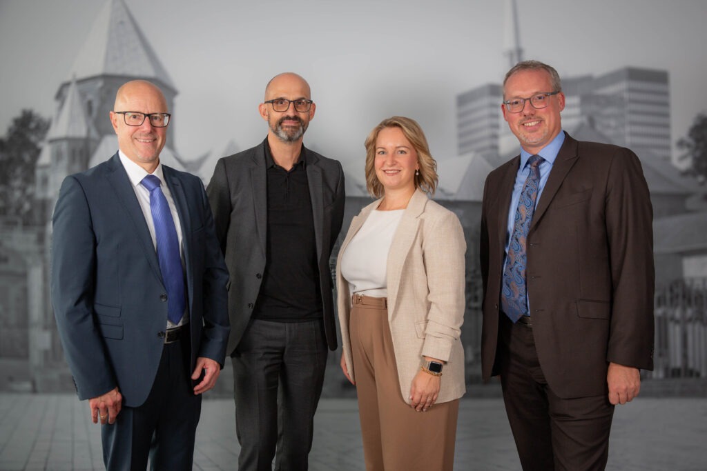 Gruppenfoto des Vorstands der IEW.